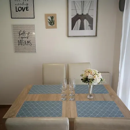 Voeroesmarty - Belvaros - Downtown Apartmán *