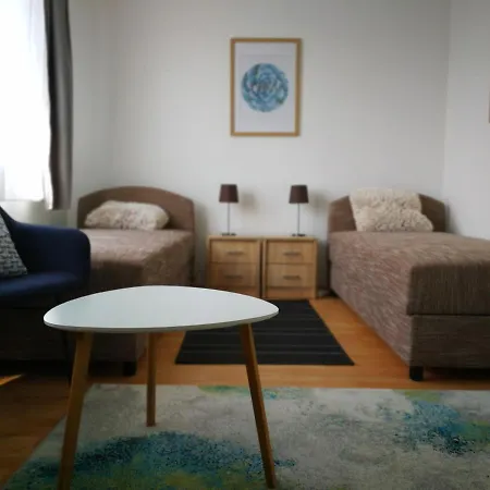 Voeroesmarty - Belvaros - Downtown Apartmán *