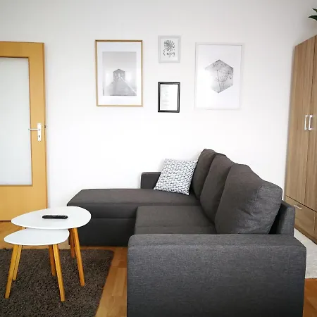 Voeroesmarty - Belvaros - Downtown *